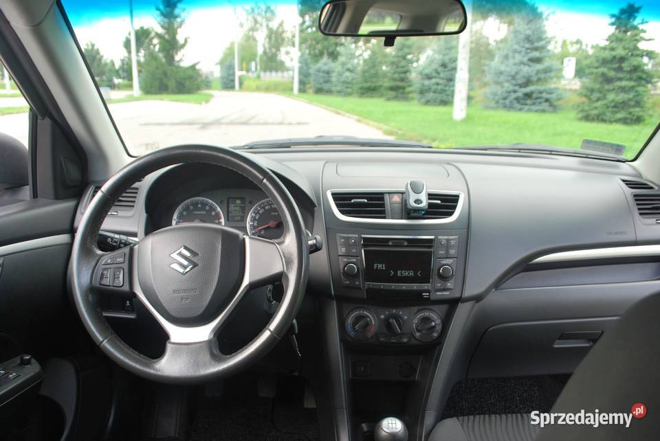 Suzuki Swift 12 Benzyna 94 Klima czujniki poduszka powietrzna Swift Nowy Sącz