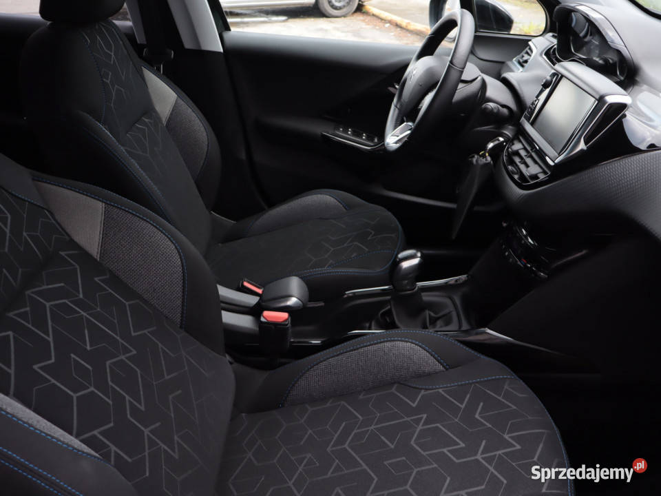 Peugeot 2008 12 PureTech centralny zamek Piaseczno