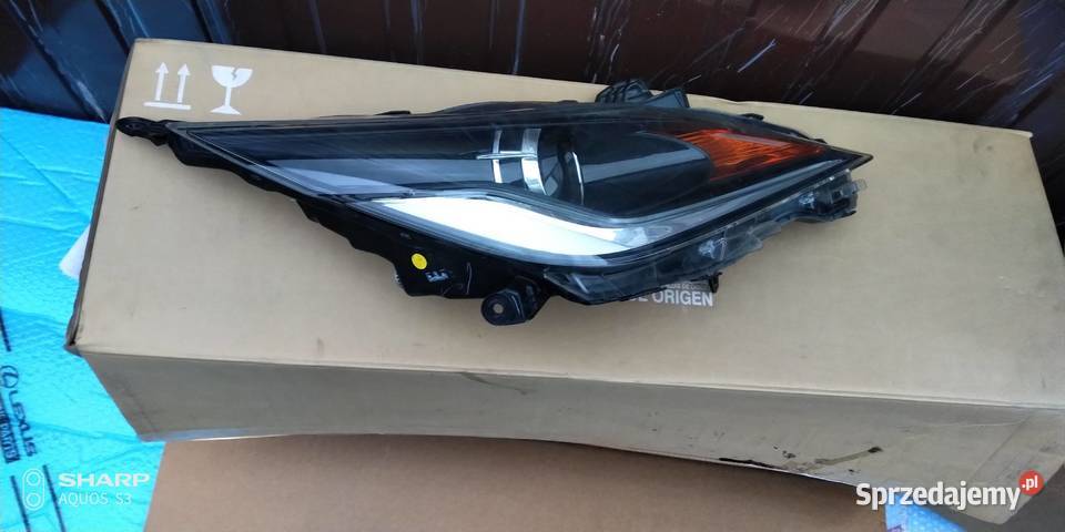 Toyota Aygo II 201418 lampa przednia Prawa Prawe Łódź sprzedam