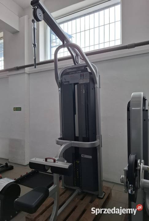 Maszyna ściąganie z góry Nautilus Impact Lat Sprzęt do ćwiczeń