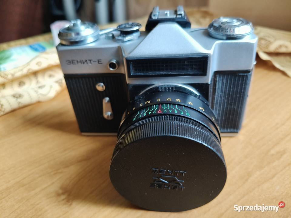 Radziecki aparat fotograficzny Zenit-E, produkowany w latach 1966–1986