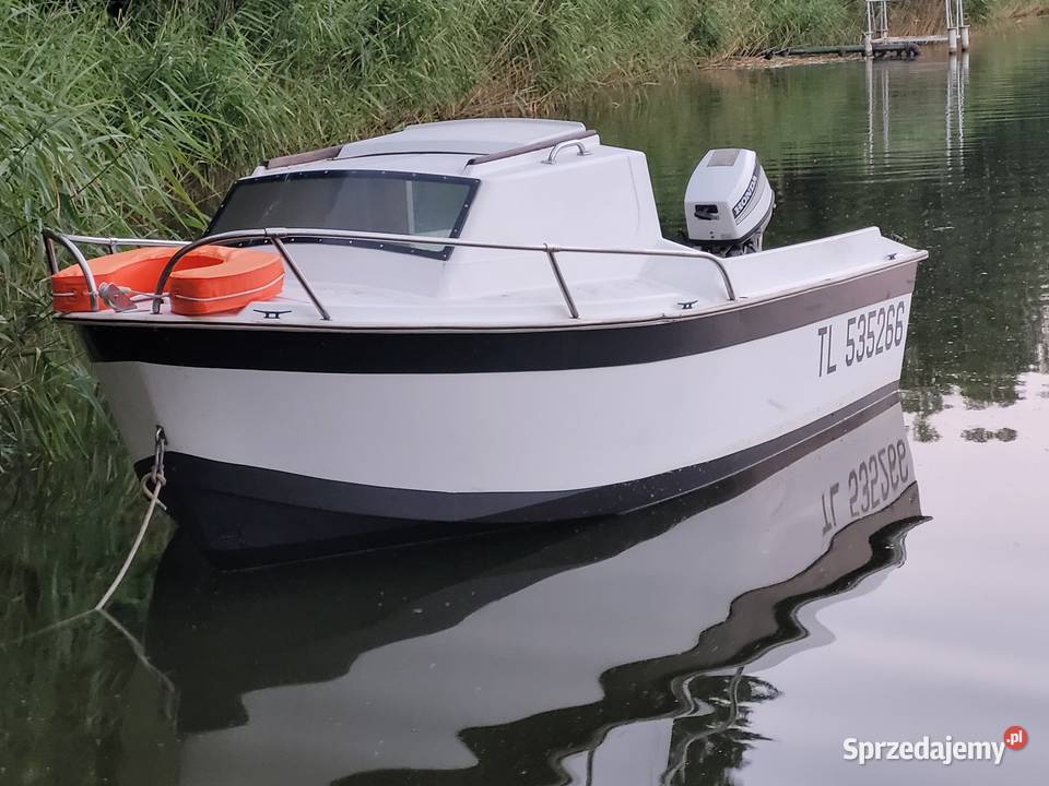 Łódź kabinowa motorówka 42m Honda 15 czterosuw Złotów