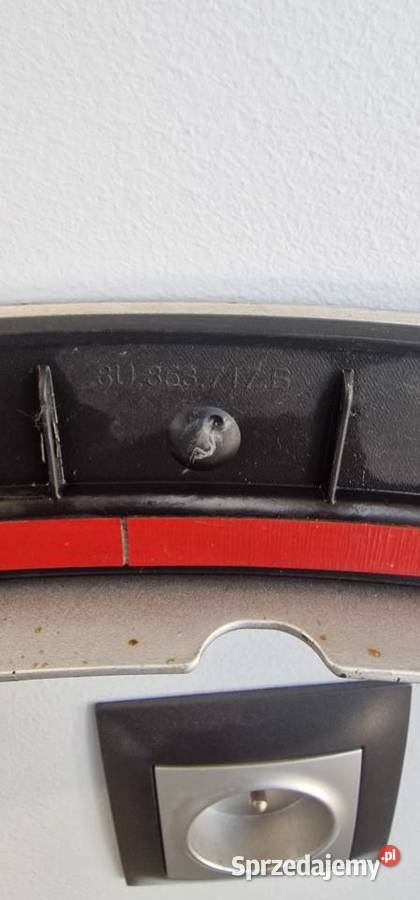 AUDI Q3 8U LISTWA BŁOTNIKA LEWA PRZÓD 8U853717B Kończyce Małe