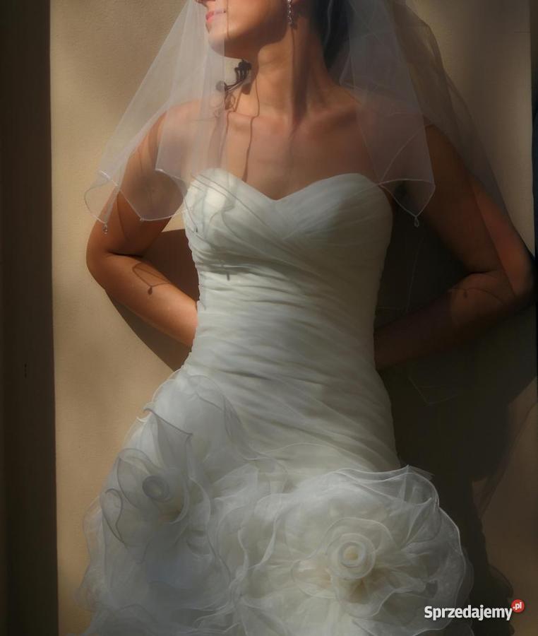 SUKNIA ŚLUBNA Z KOLEKCJI EMMI MARIAGE 38 Warszawa