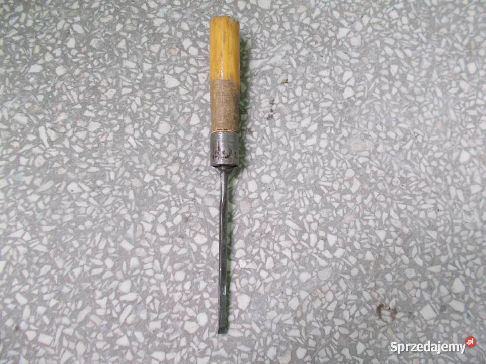 Narzędzia stolarskie dłuta kątowniktaśma