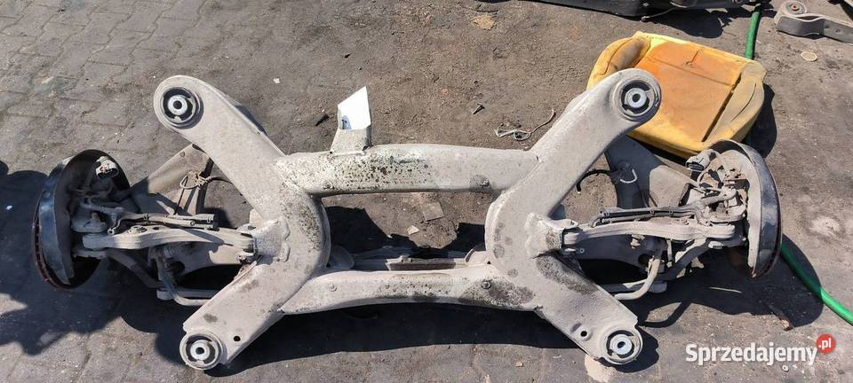 BELKA SANKI TYŁ AUDI A8 D3 4E0505235C Lipno