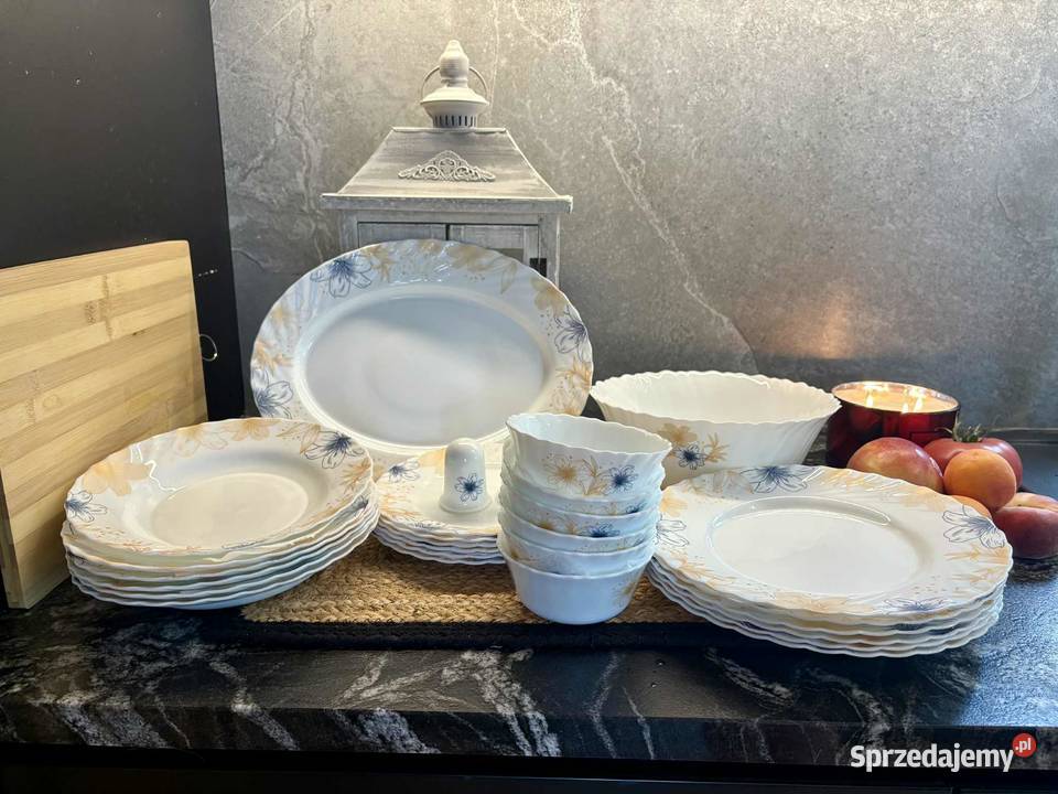 199 Serwis obiadowy 28 elementów Kwiatki Zabrze sprzedam