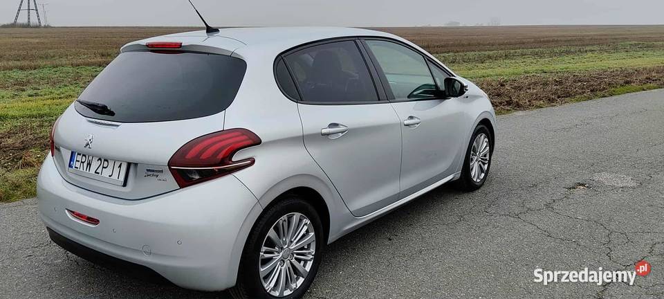 Peugeot 208 12 benzyna isofix Podkonice Miejskie