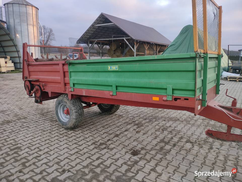 Rozrzutnik obornika 4 tony Rozrzutniki obornika Rolnictwo Partynia