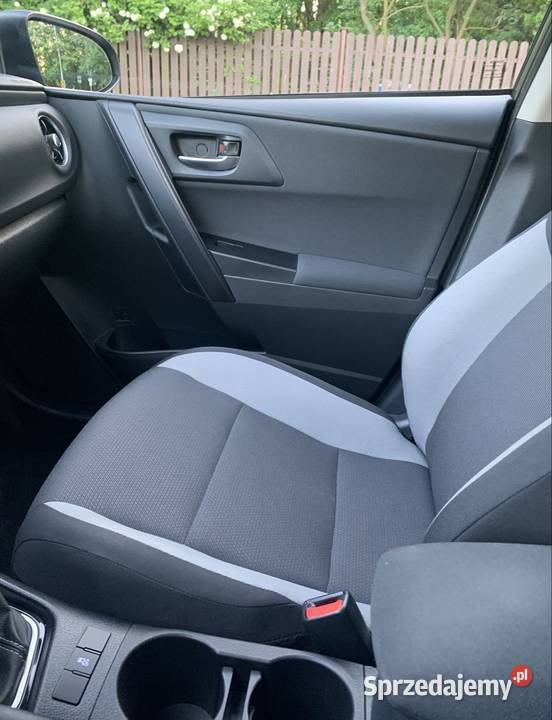 Toyota Auris 133 pierwsza rejestracja 032017 r 99KM