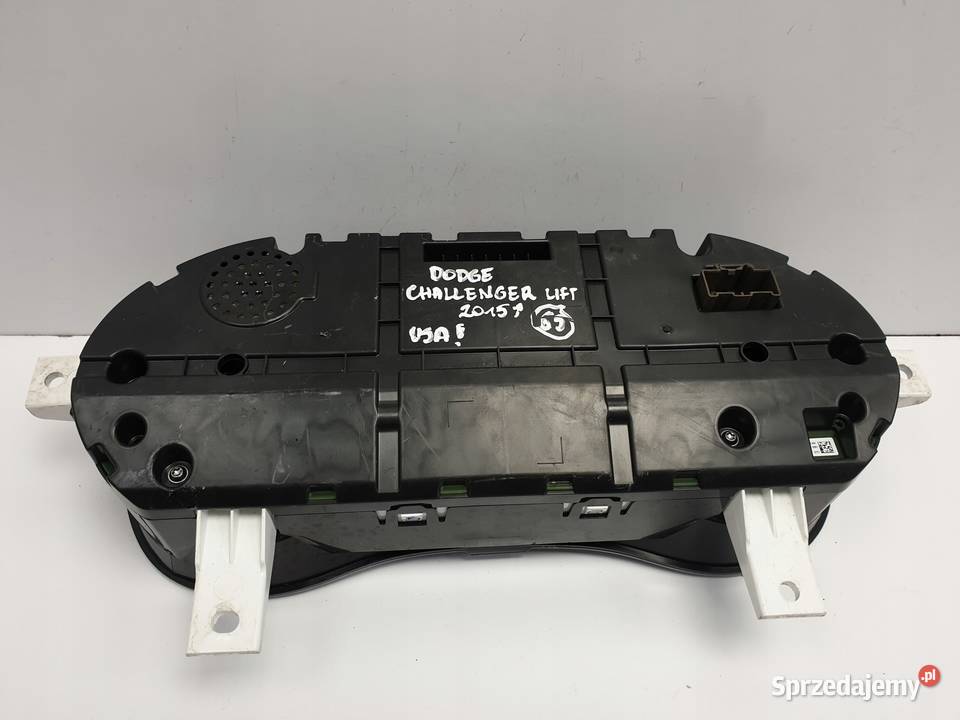 Dodge Challenger 15 36 LICZNIK ZEGARY osobowe