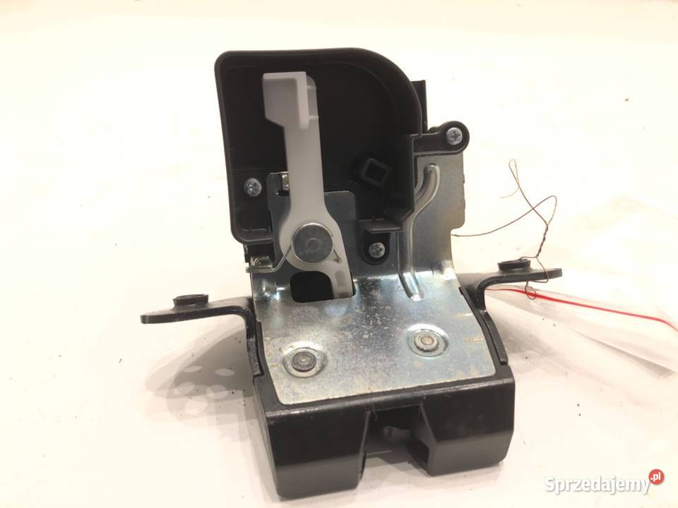 ZAMEK KLAPY TYŁ HYUNDAI i30 Hatchback 81230G3000