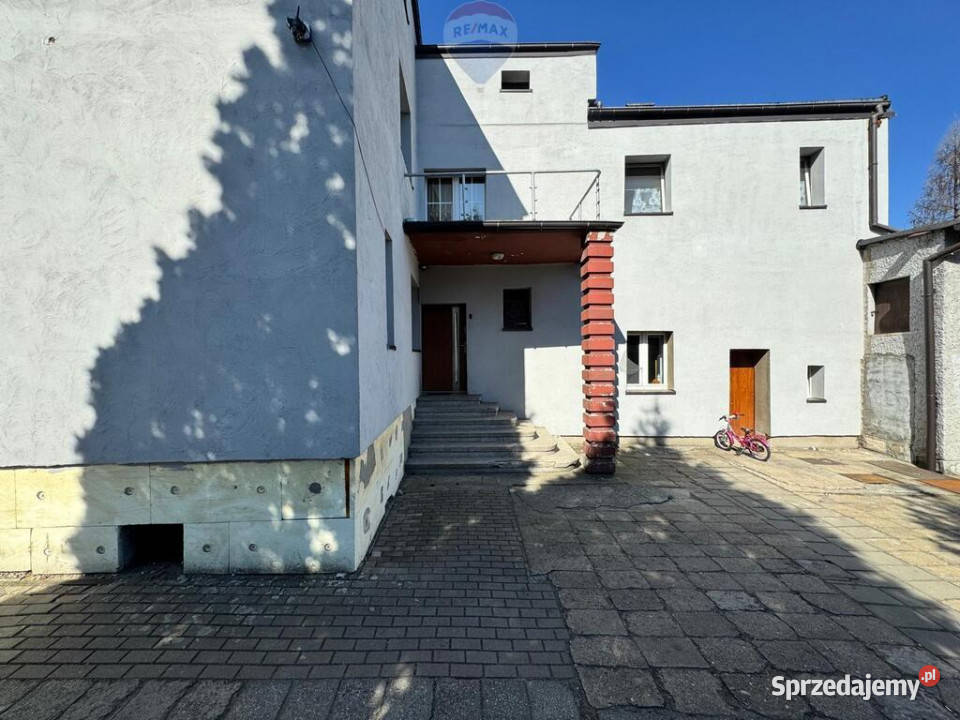 Duży dom z działką 2115 m i 3 garażami Rydułtowy