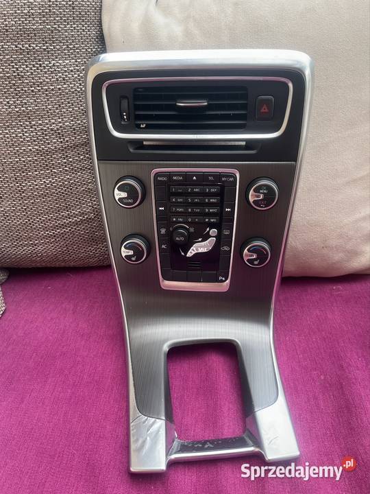 Konsola środkowa Volvo S60 II 20102014r lubelskie Dęblin