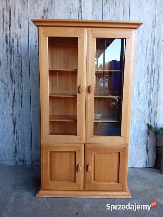 wysoka witryna 347 Byczyna