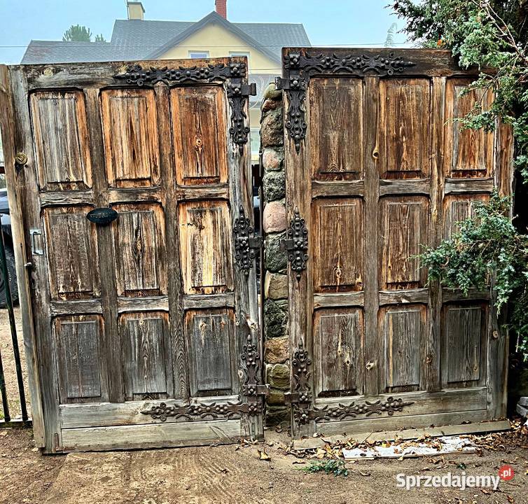 Drewniane drzwi garażowebrama z pięknymi Łódź