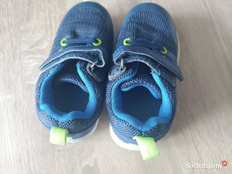 Buty sportoweadidasy chłopięce Cool Club 22 sprzedam