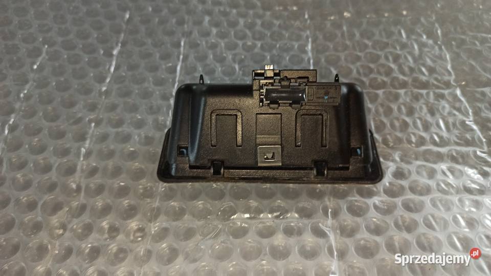 Przycisk tylnej klapy BMW e90 e91 92 e93 e60 e70