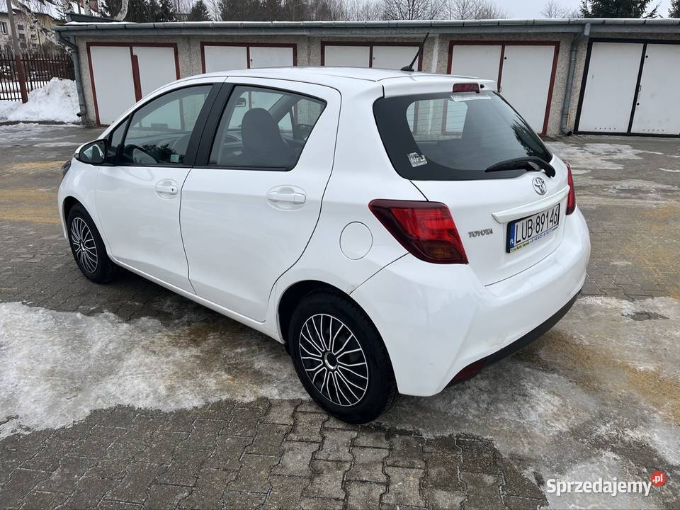 Toyota Yaris benzyna 5 drzwi salon Polska światła do jazdy dziennej Świdnik