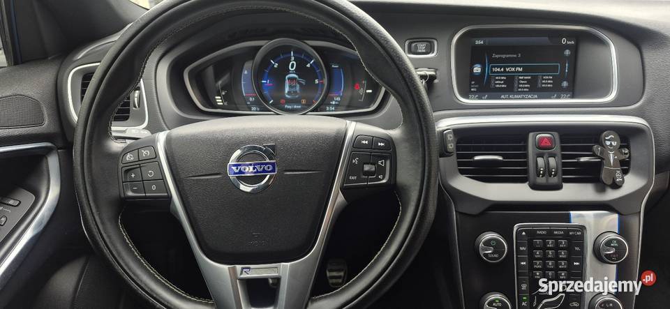 Volvo V40 D2 RDesign Momentum Rebel Blue limited manualna Nasielsk