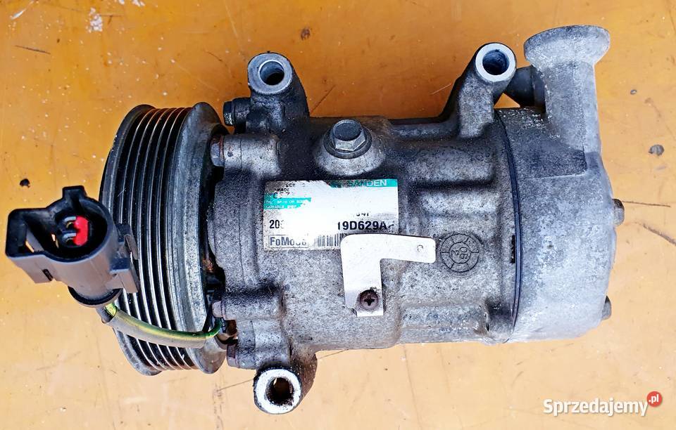 SPRĘŻARKA KLIMATYZACJI FIESTA MK6 2S6119D629AF Radom sprzedam