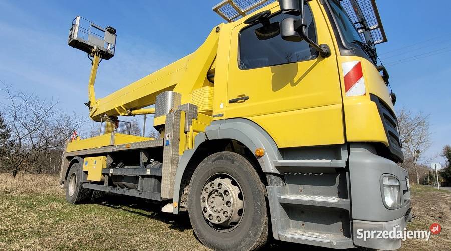 Podnośnik koszowy 35 m Wumag WT 350 zwyżka łódzkie Łódź