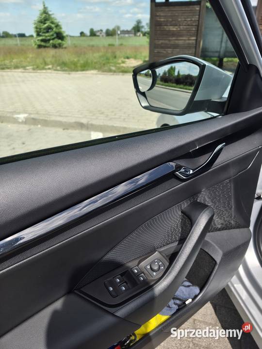 Sprzedam Skoda Octavia kombi IV 2023 Stan srebrny Octavia łódzkie Zgierz