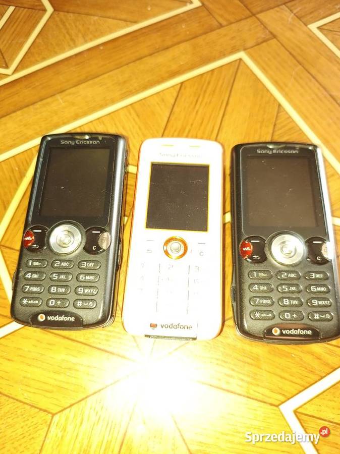 Sony Ericsson Walkman  trzy sztuki.