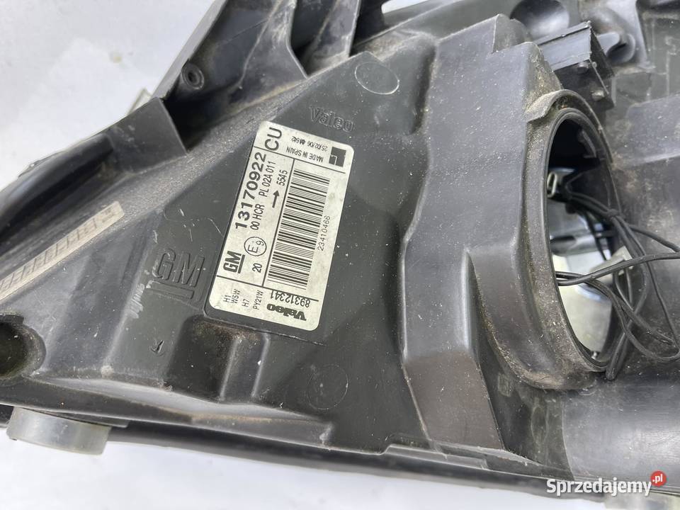 OPEL VECTRA C LIFT PRAWA LAMPA PRZÓD CZARNA Ostroróg