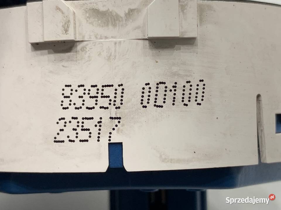 WŁĄCZNIK ŚWIATEŁ AWARYJNYCH TOYOTA YARIS III