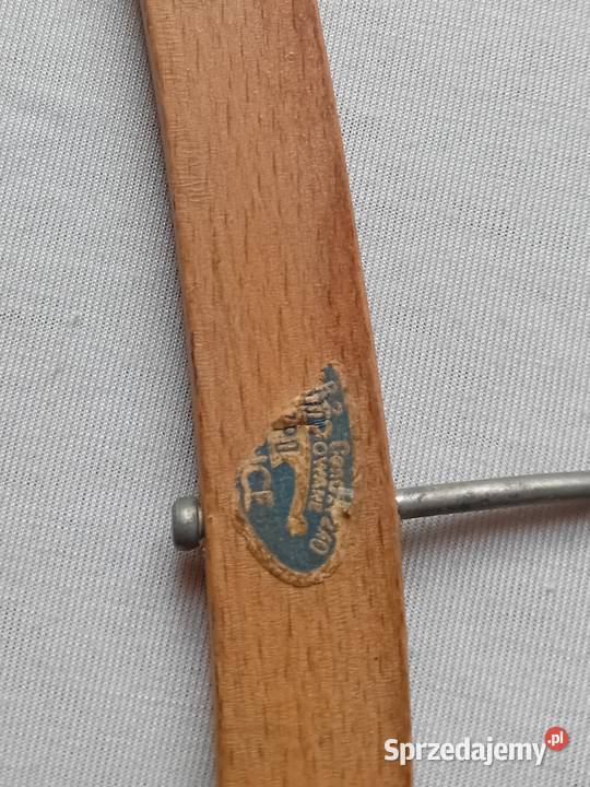 Drewniany wieszak do ubrań PRL lata 60e Koźminek