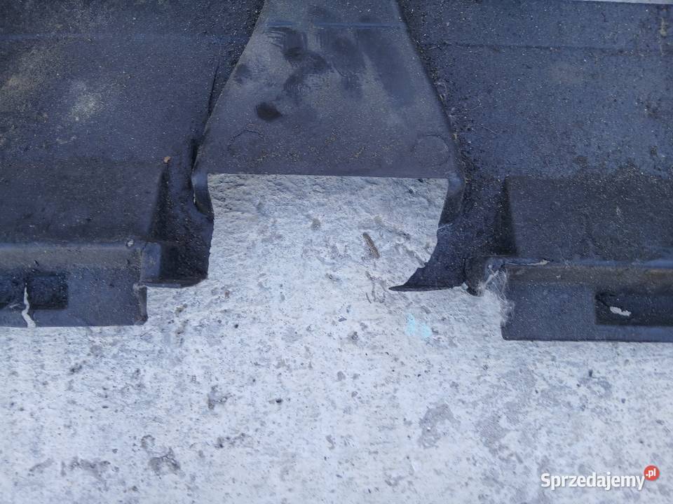 Osłona dolna pod silnik 8E0863823 AUDI A4 B6 B7 Szczerbice