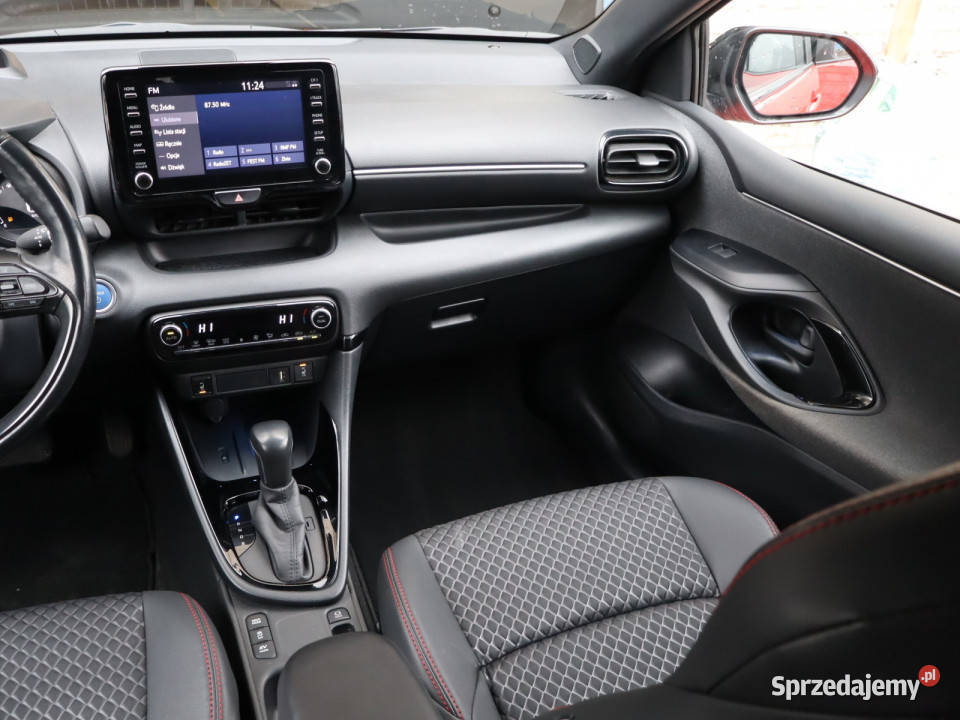 Toyota Yaris 15 VVTi Hybrid Rok produkcji 2020