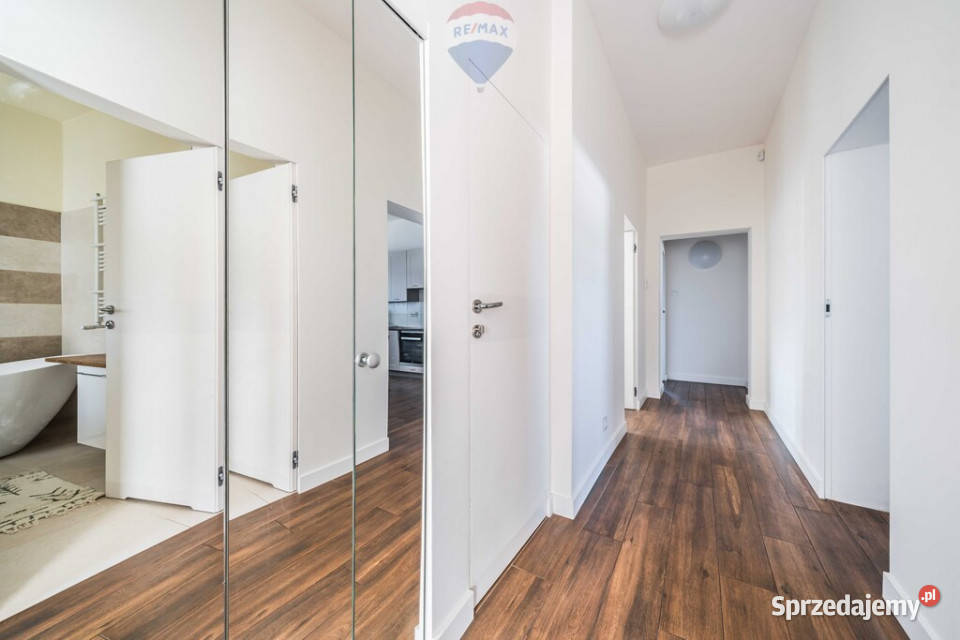 Suchy Las Przestronny funkcjonalny dom asfalt