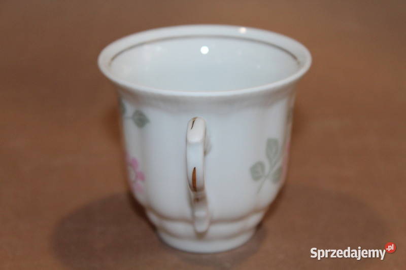 Filiżanka ze spodkiem w kwiatki Wałbrzych 974 Szczecin
