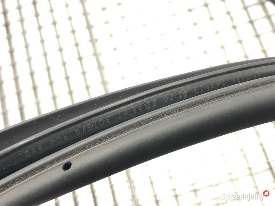 USZCZELKA DRZWI TYŁ LEWA HYUNDAI i30 Hatchback