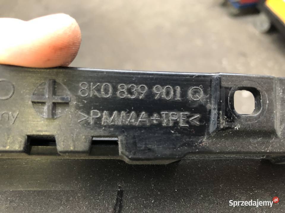 Osłona słupka drzwi lewy tył Audi A4 B8 Lift Rok produkcji 2014 sprzedam