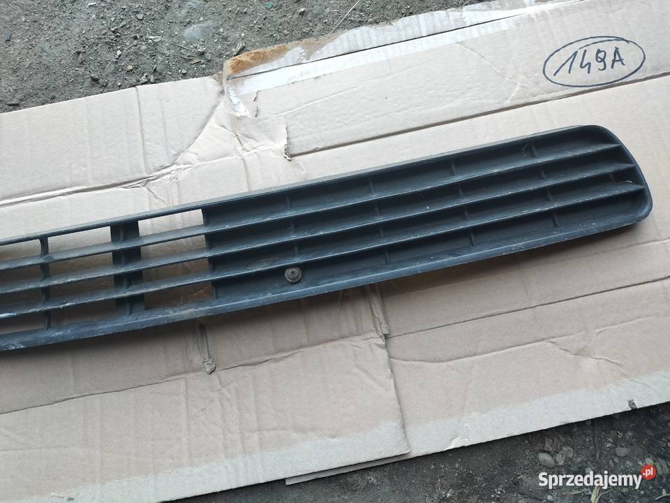 AUDI 80 B4 80B4 KRATKA ZDERZAKA ŚRODKOWA Kamień-Kolonia