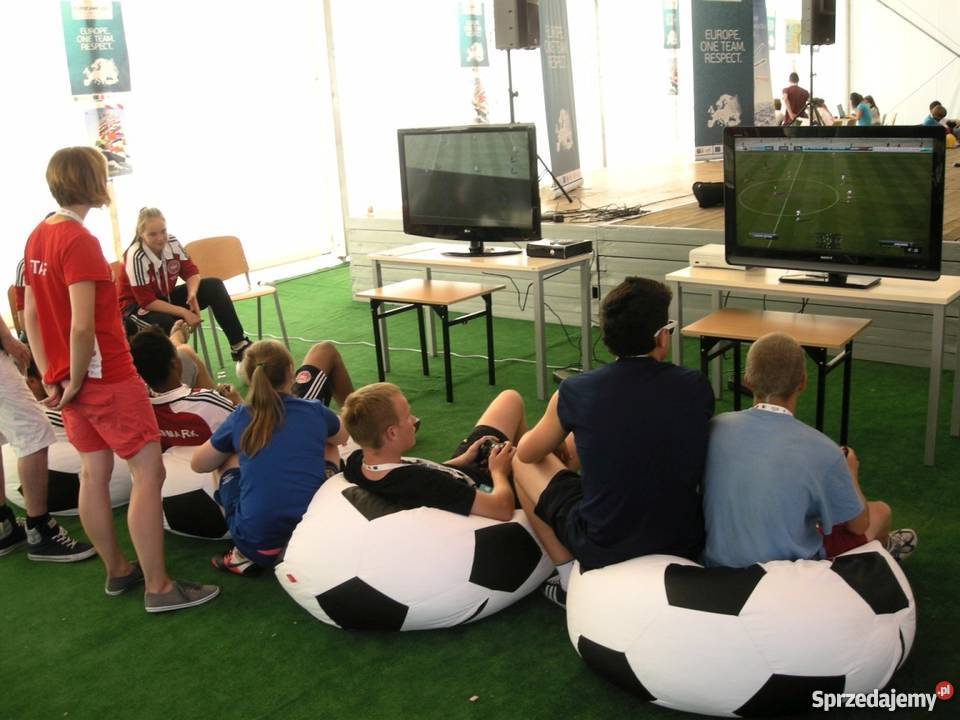 Wynajem konsol do gier 4 Xbox One VR 3 kraj Wrocław