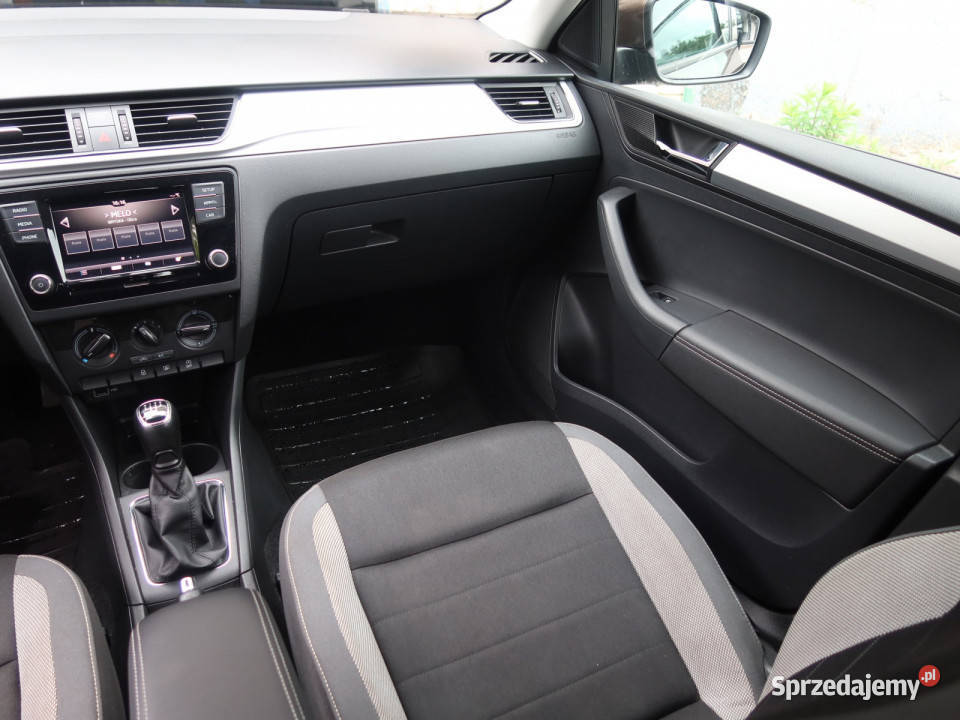 Skoda Rapid 10 TSI światła do jazdy dziennej Katowice