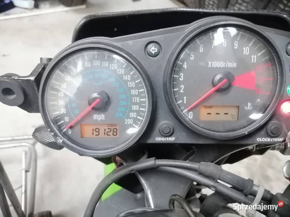 Kawasaki Ninja ZX9R 2000r Street naked Radom
