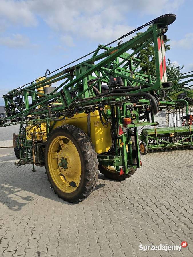 Opryskiwacz Ciągany John Deere 632 Maków