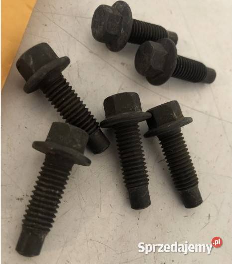 Śruba Cummins 3907860