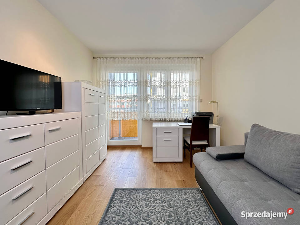 Jakość przestrzeń i styl mieszkanie remoncie w Rok budowy 2012