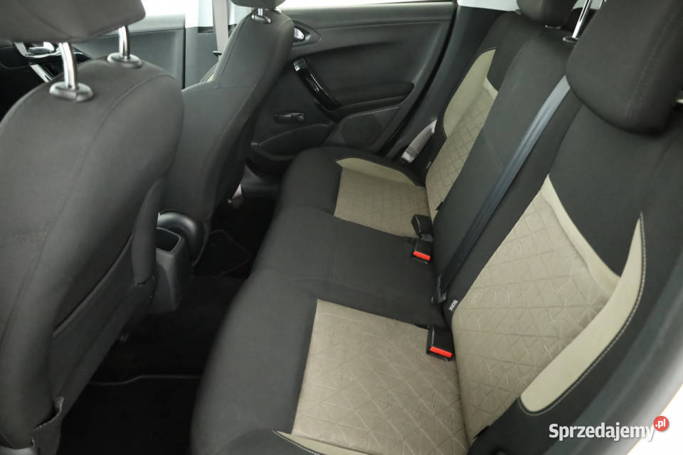 Peugeot 208 12 PureTech światła do jazdy dziennej Piaseczno