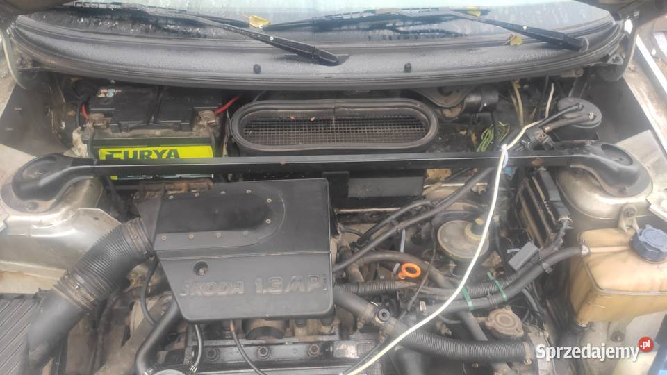 Skoda Felicia części hak rozpórka koła owiewki lubelskie Majdan-Grabina