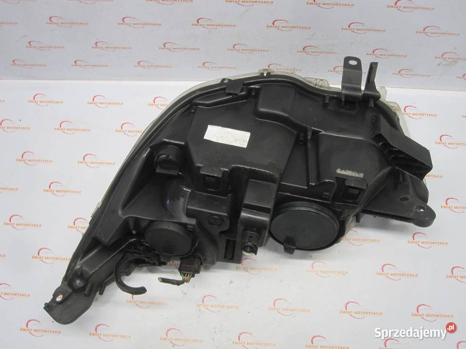 CITROEN DS4 20 HDI 11r lampa prawa przód Kielce