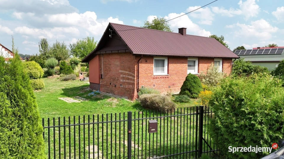 Przytulny dom wśród zieleni Zwiartów Rok budowy 1950