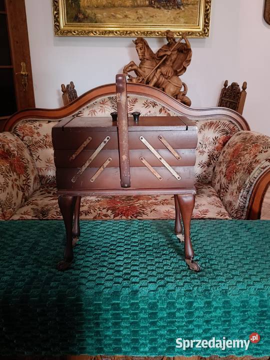 Trzy poziomowy drewniany niciak na kółkach Lipno