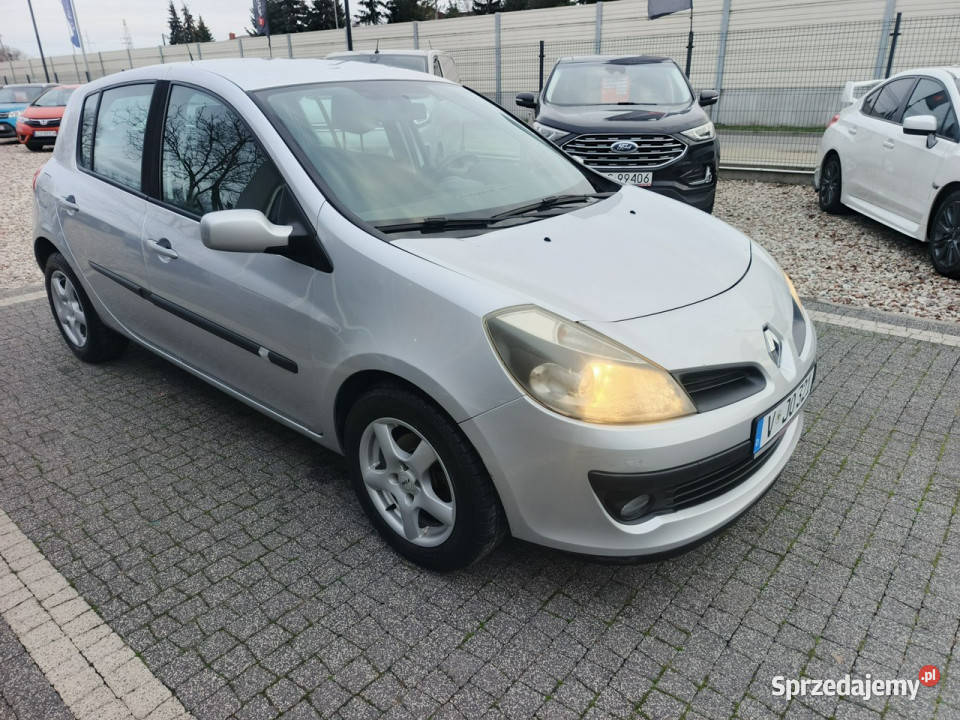 Renault Clio Klima mały przebieg Nowe sprzęgło lakier metallic Chełm